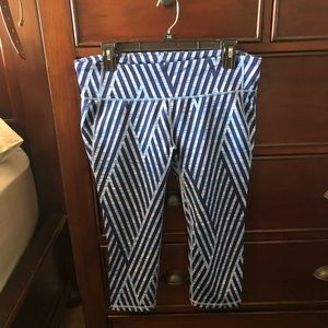 New without tags Gap Fit crops